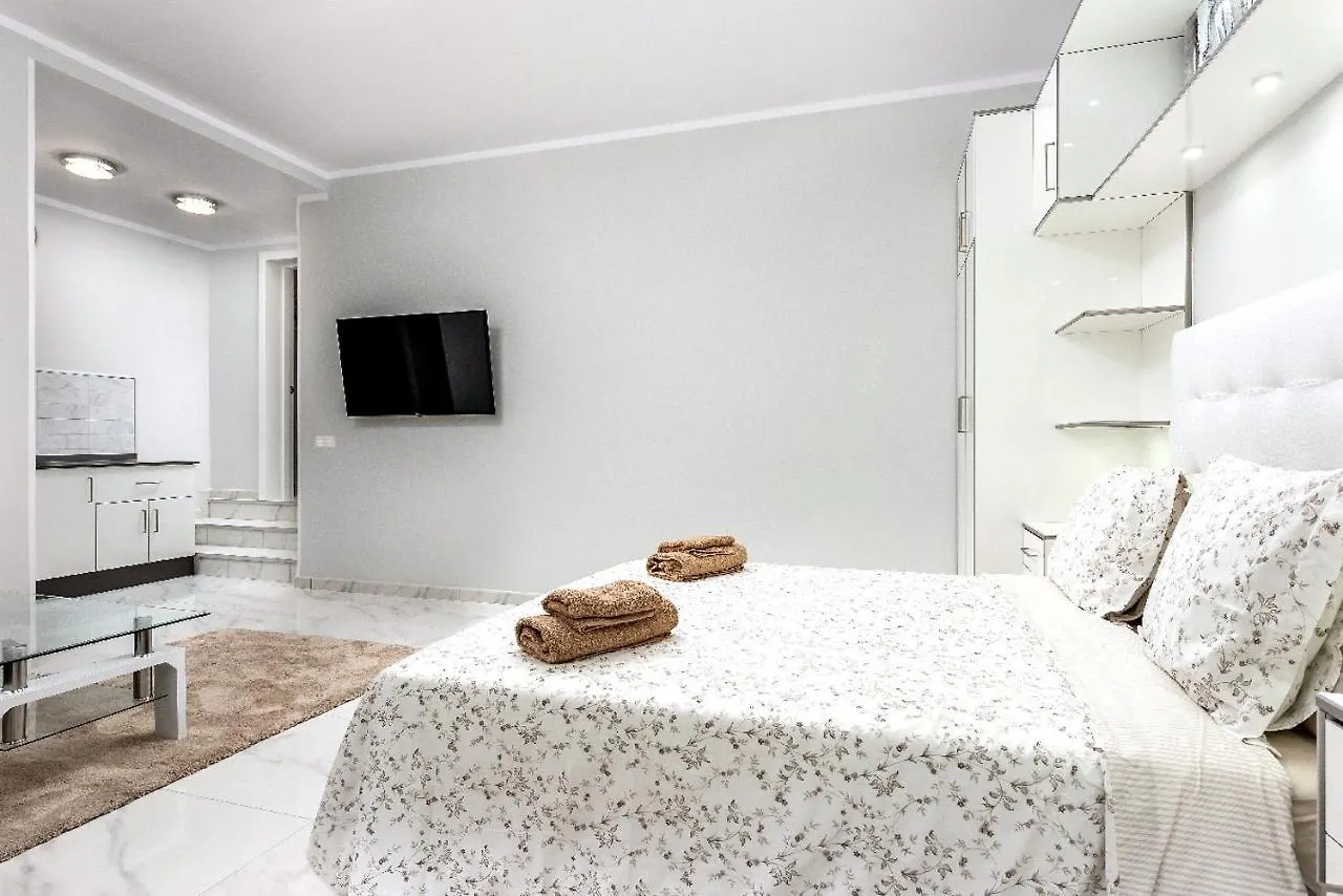 Modern 4 Bedroom Villa In Costa Adeje إسبانيا